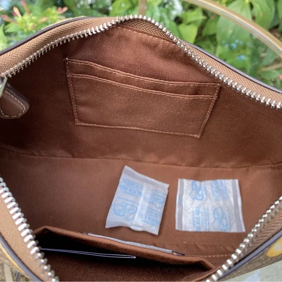 NWT COACH TERI SHOULDER BAG IN SIGNATURE CANVAS WITH BANANA PRINT (CR289) - Picture 9 of 12